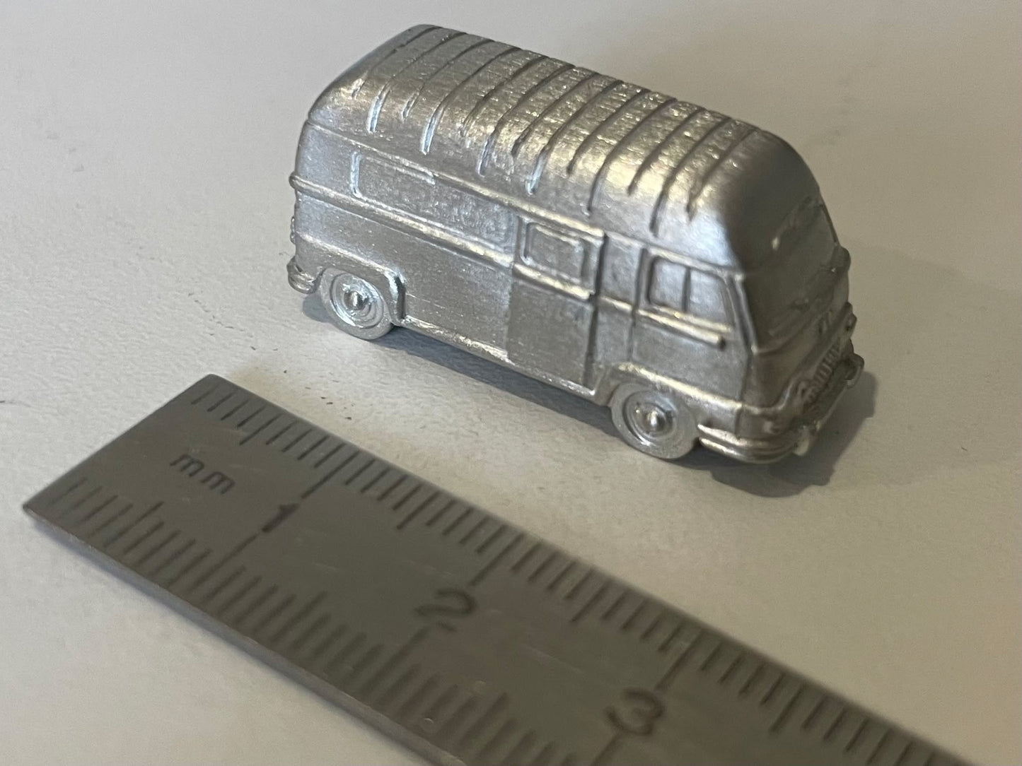 miniature estafette réhaussée brute