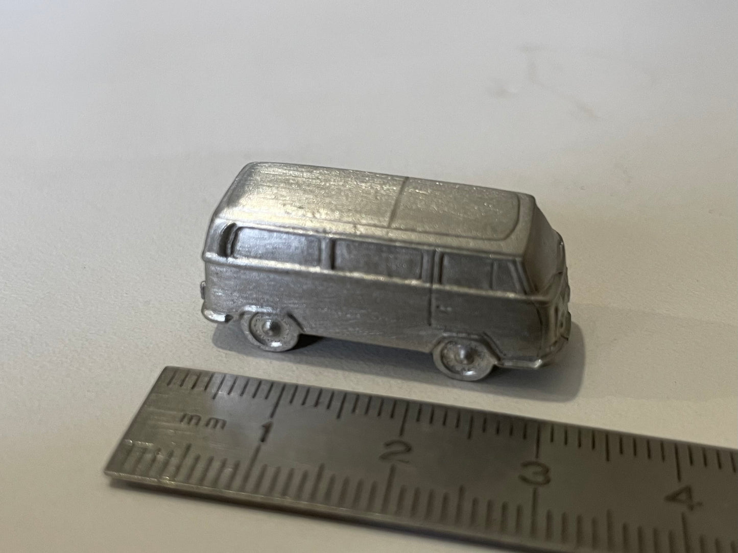Miniature combi T2 VW baywindow brute