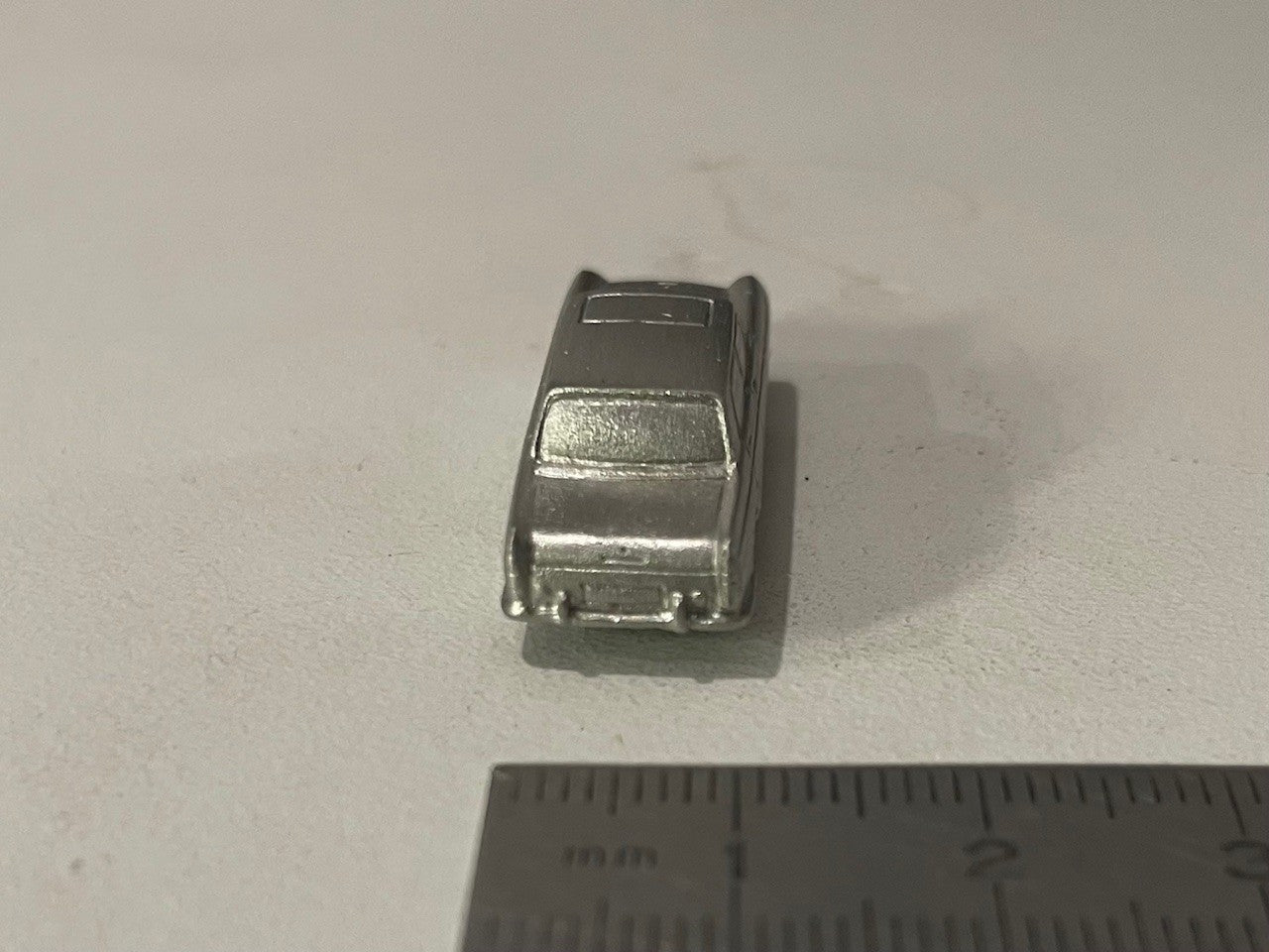 Miniature Peugeot 404 de 1961 brute