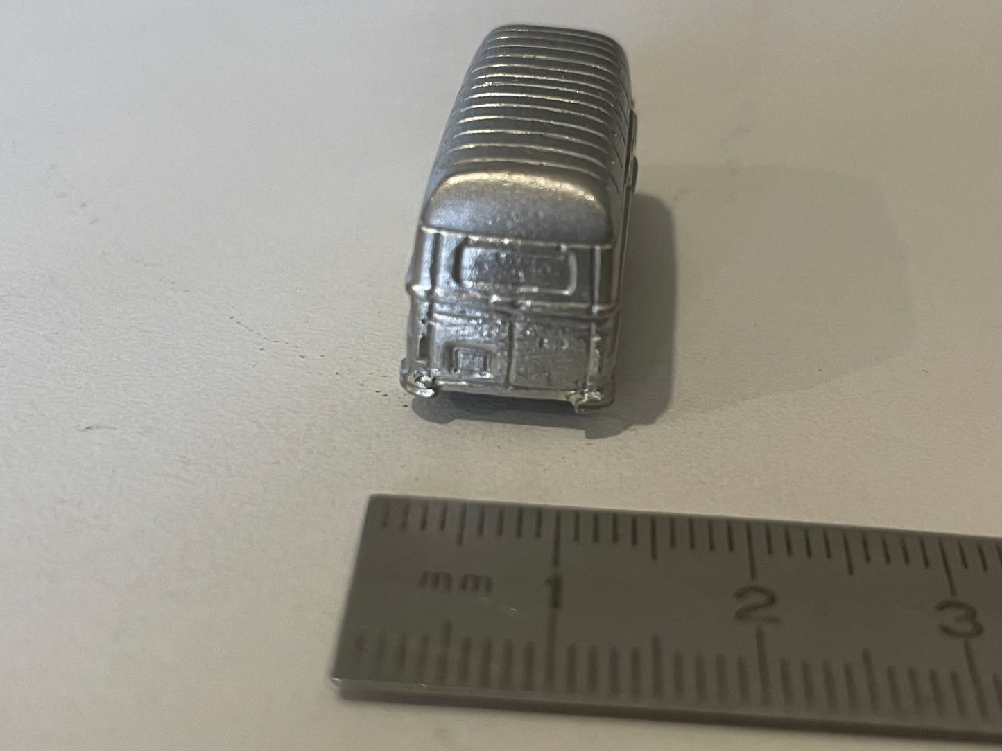 miniature estafette réhaussée brute