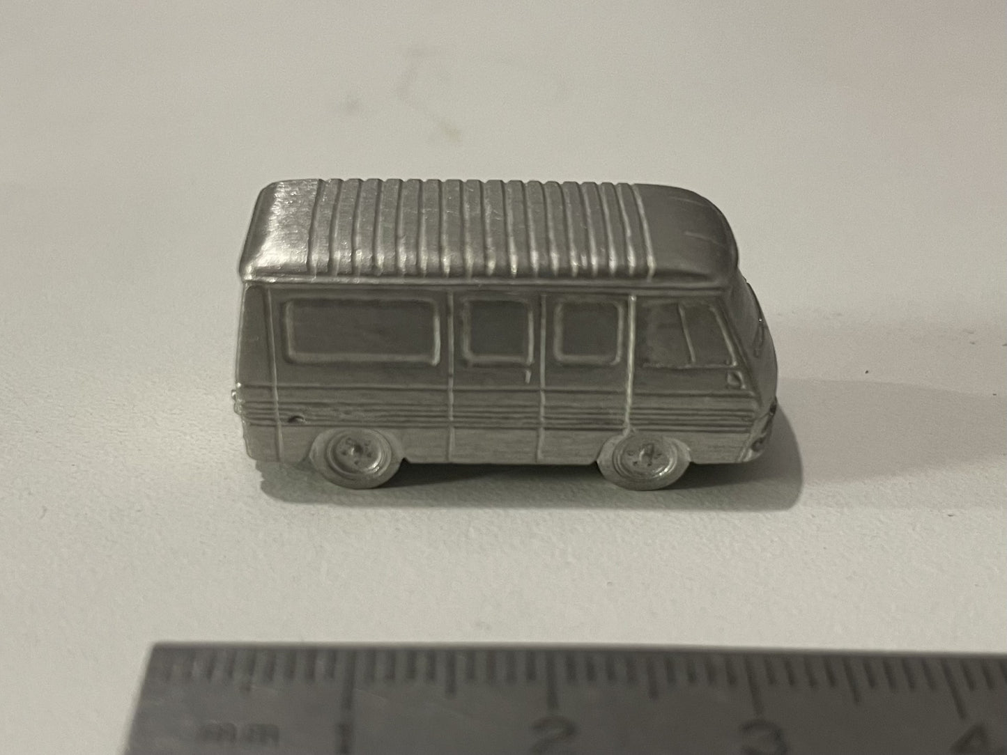 Miniature Peugeot J7 1965 brute