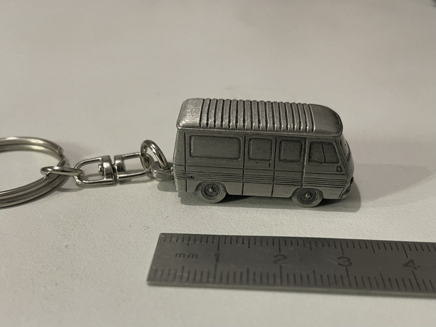 Porte-clés  Peugeot J7 de 1965