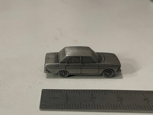 Miniature Peugeot 604 de 1979 vernie