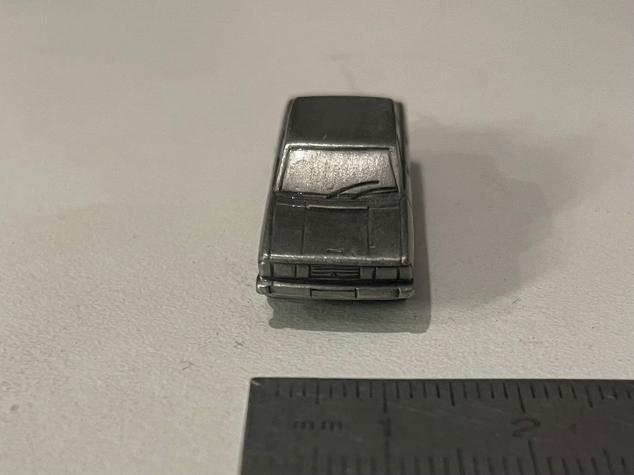 Miniature Peugeot 604 de 1979 vernie