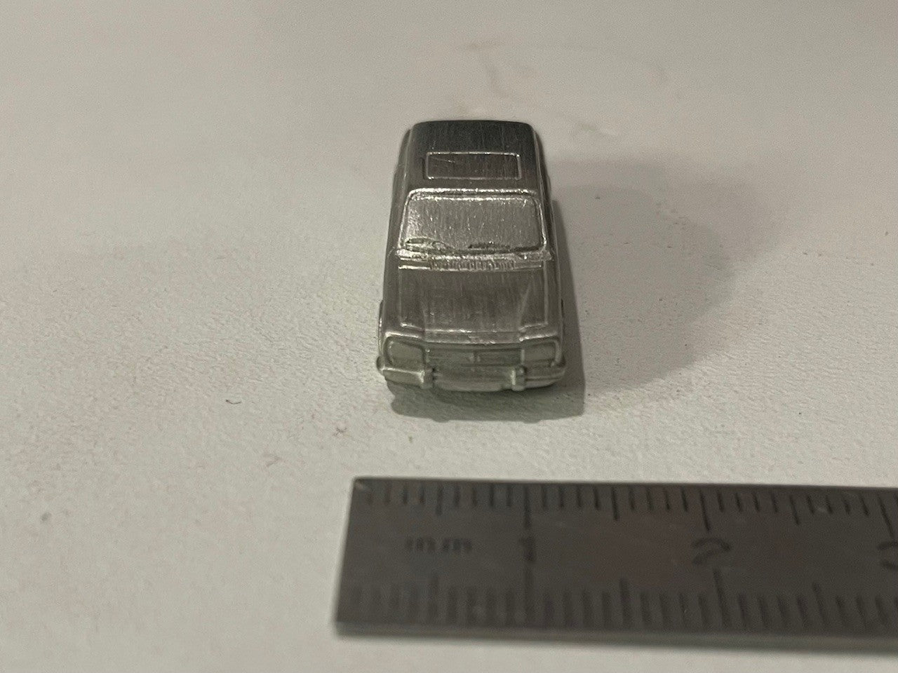 Miniature Peugeot 504 de 1971 brute