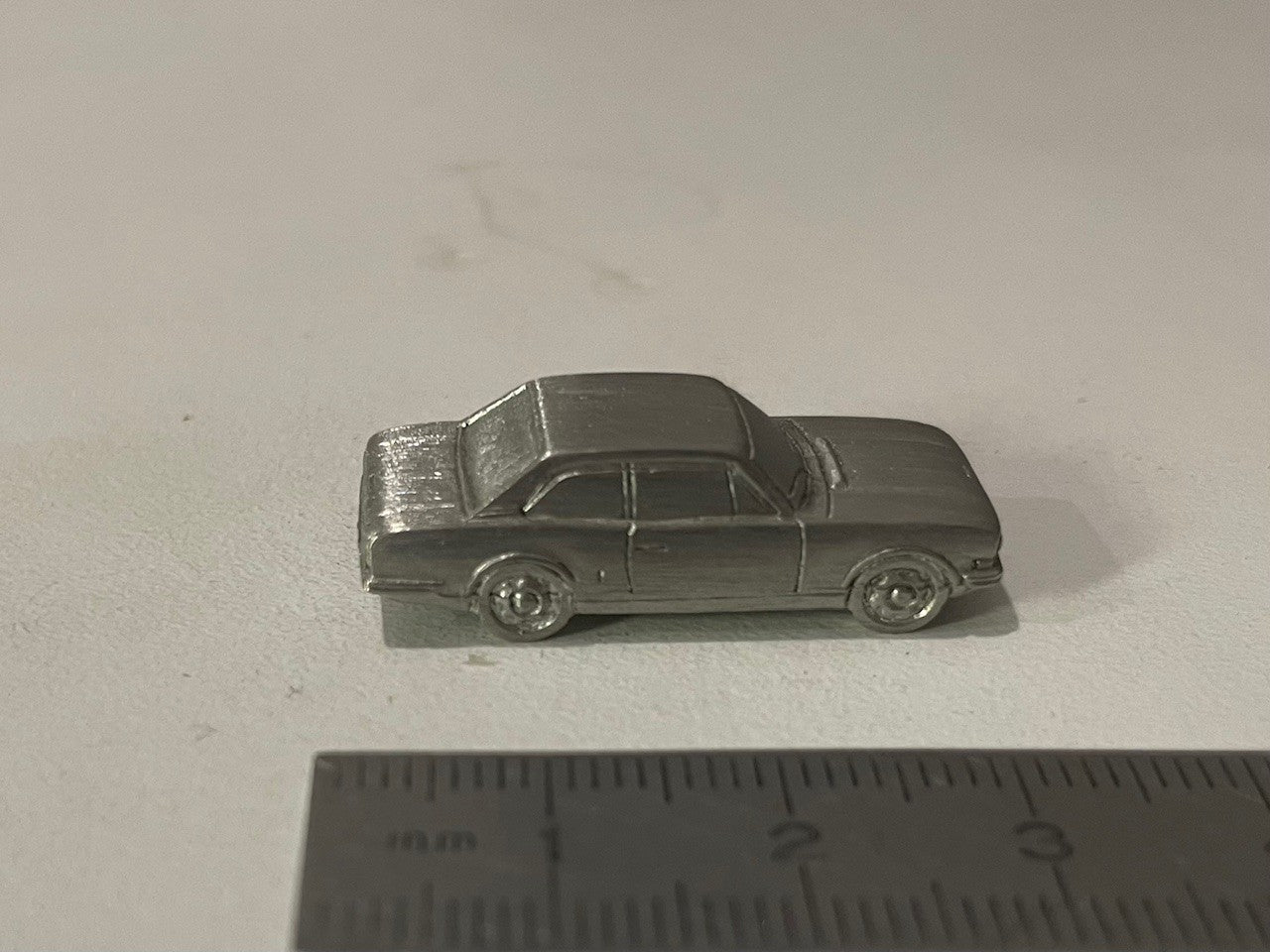 Miniature Peugeot 504 coupé de 1970 brute
