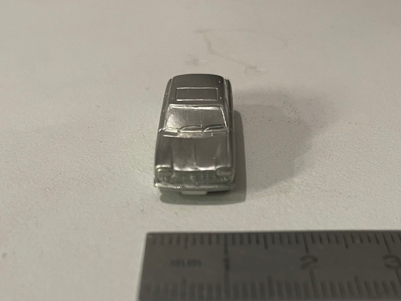 Miniature Peugeot 204 de 1967 brute