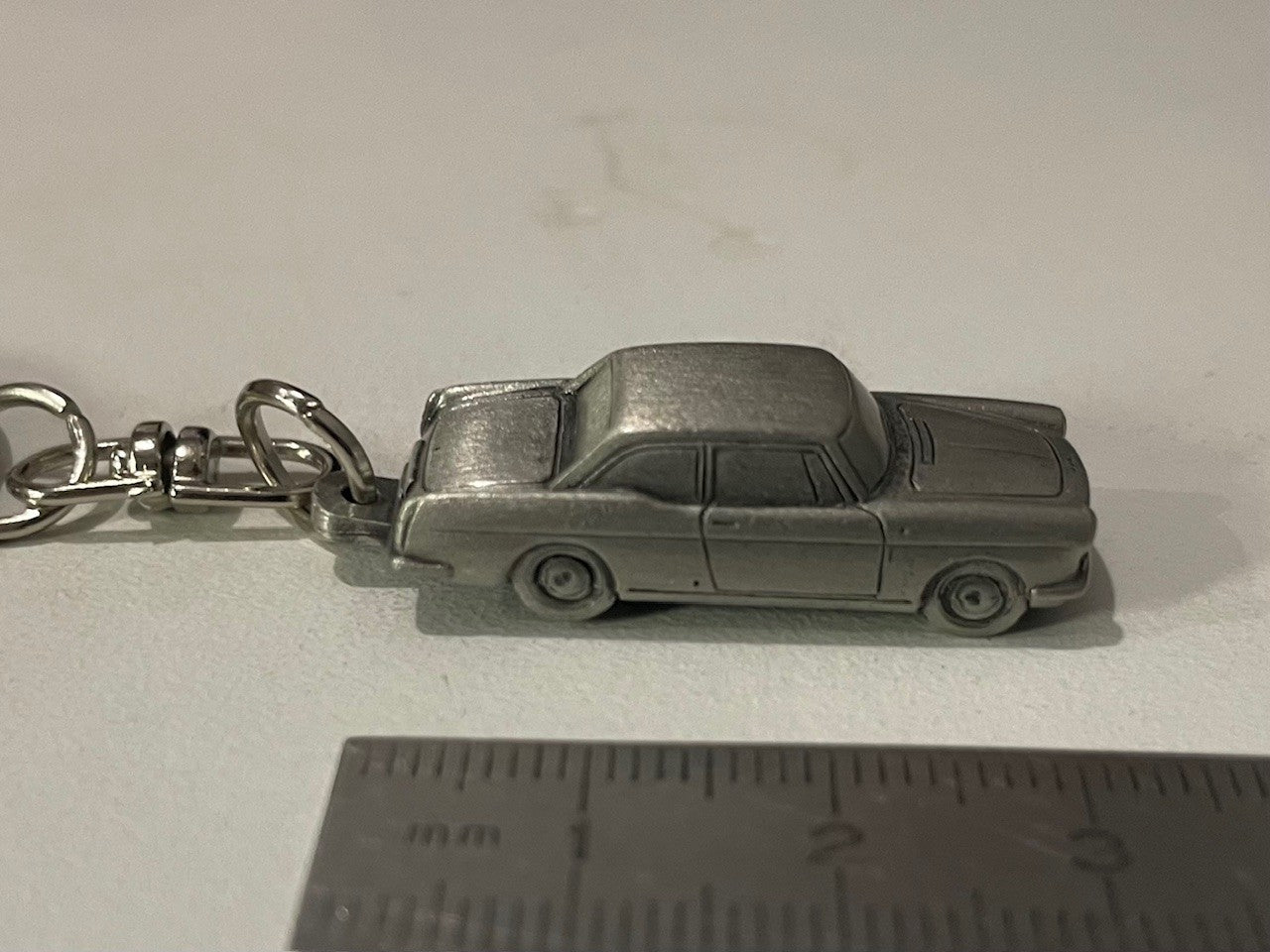 Porte-clés Peugeot 404 coupé de 1964