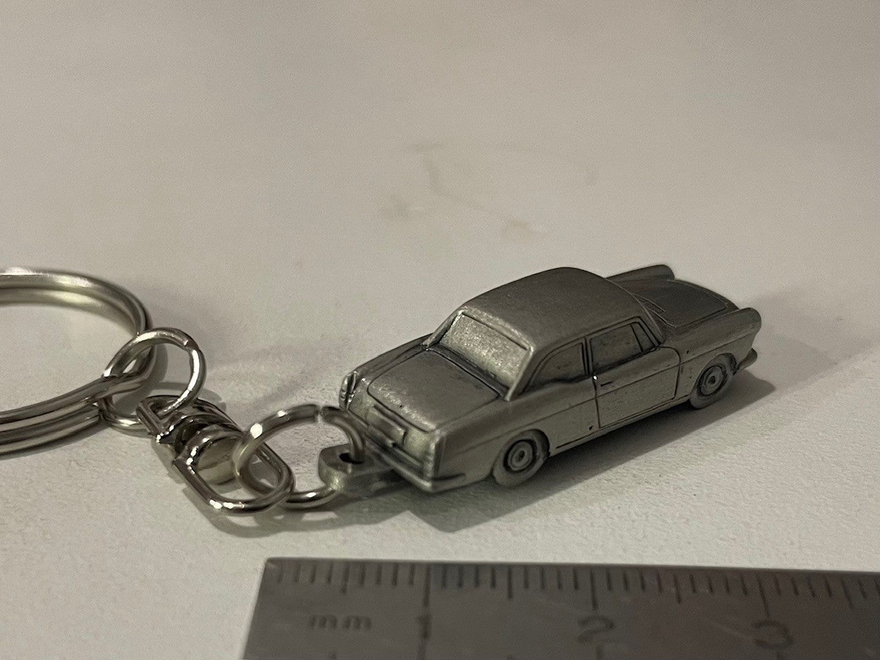 Porte-clés Peugeot 404 coupé de 1964