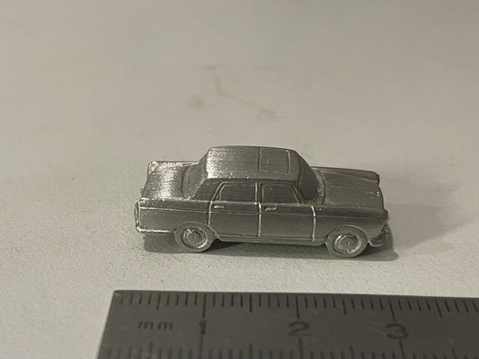 Miniature Peugeot 404 de 1961 brute