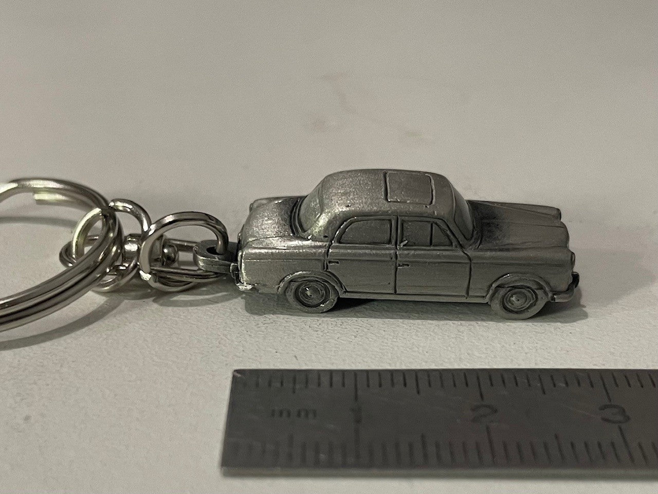 Porte-clés Peugeot 403 de 1957