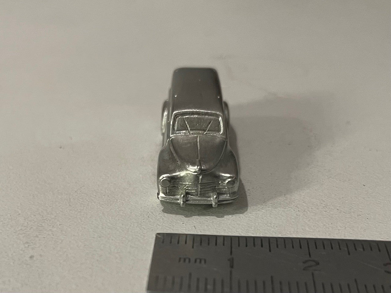 Miniature Peugeot 203 fourgon de 1954 brute