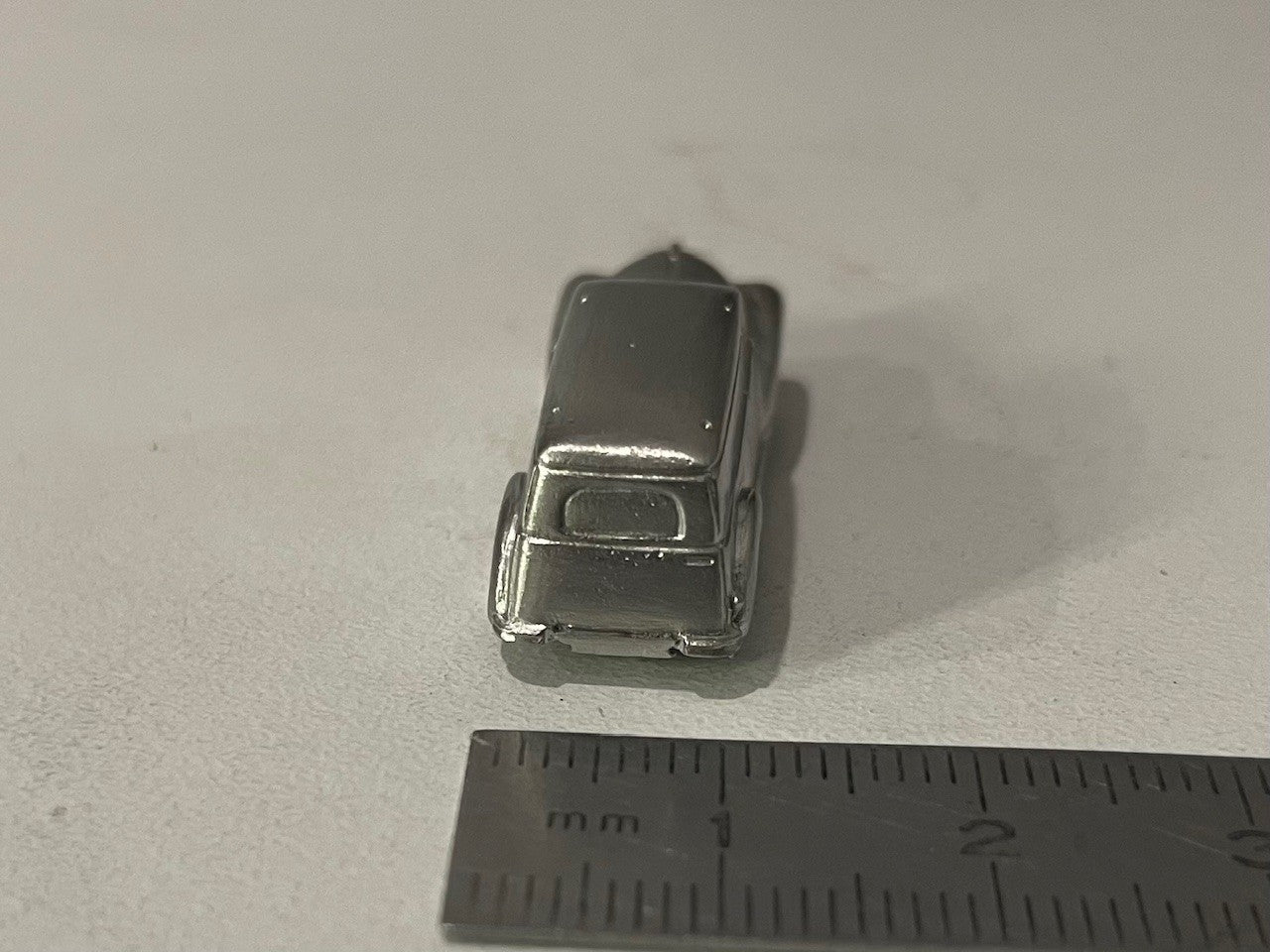 Miniature Peugeot 203 fourgon de 1954 brute