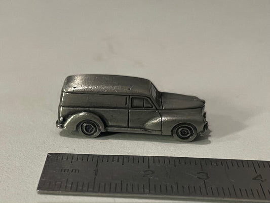 Miniature Peugeot 203 fourgon de 1954 vernie